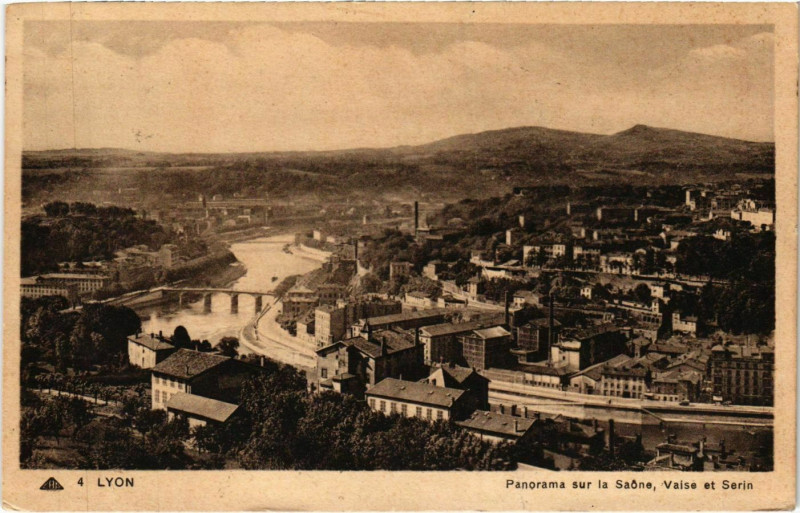 Carte postale ancienne Lyon Panorama sur le Saone Vaise et Serin à Lyon