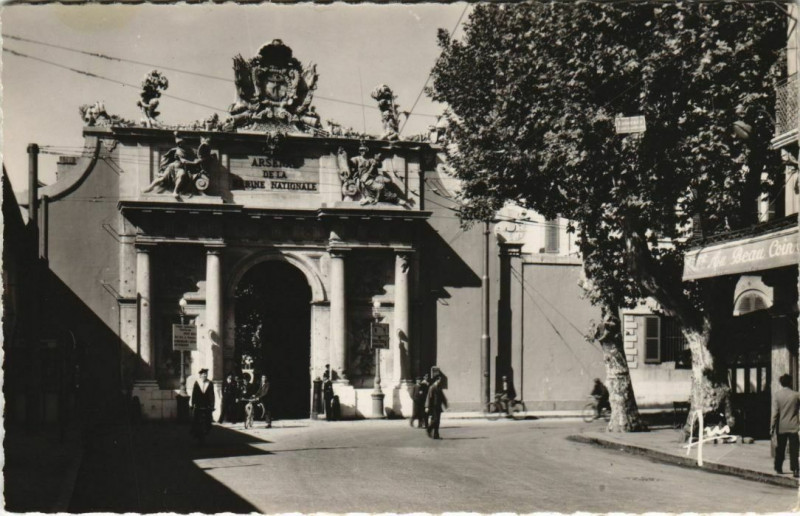 Carte postale ancienne Toulon Porte de l'Arsenal Maritime France à Toulon