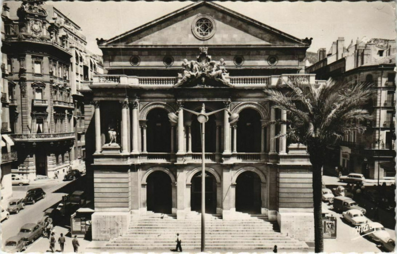 Carte postale ancienne Toulon Le Theatre France à Toulon