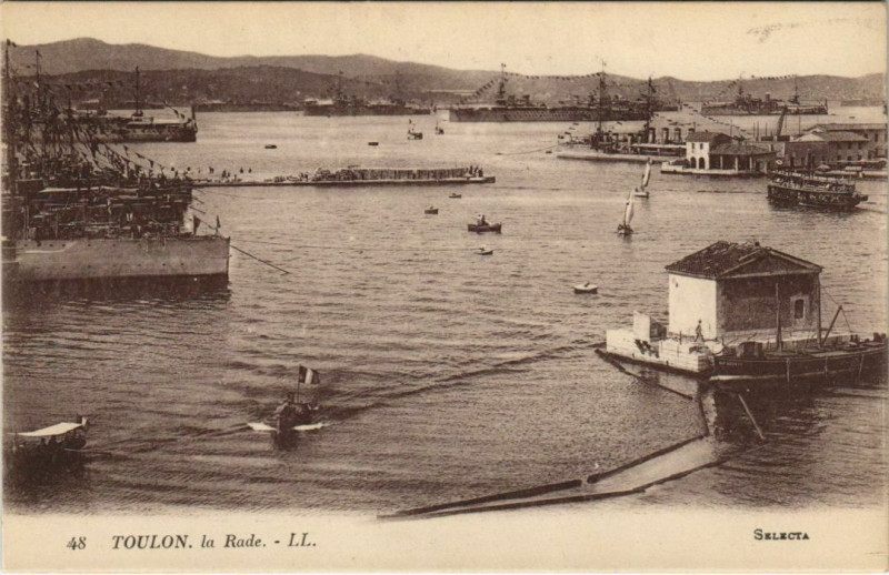Carte postale ancienne Toulon La Rade France à Toulon
