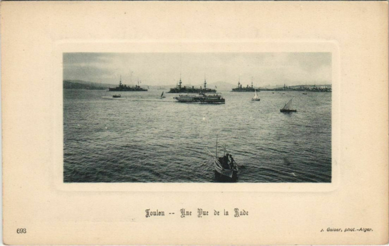 Carte postale ancienne Toulon Une vue de la Rade France à Toulon