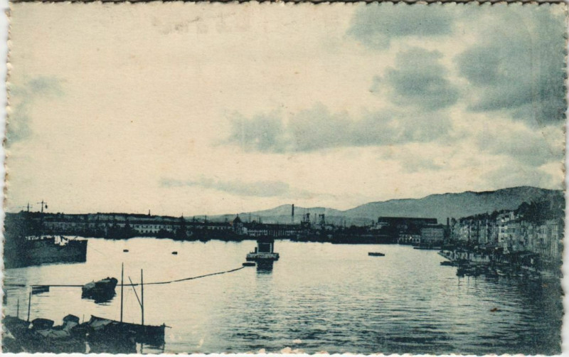 Carte postale ancienne Toulon Coucher de soleil sur le Port France à Toulon