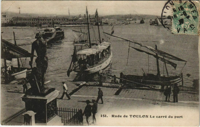 Carte postale ancienne Toulon La Rade ,le carre du port France à Toulon