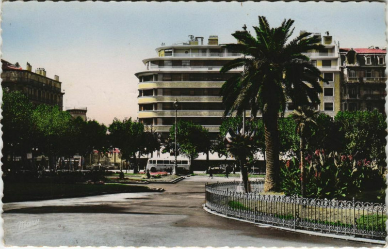 Carte postale ancienne Toulon Place de la Liberte France à Toulon