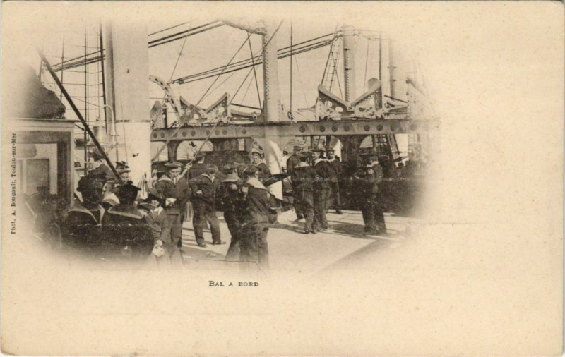 Carte postale ancienne Toulon Bal a Bord France à Toulon