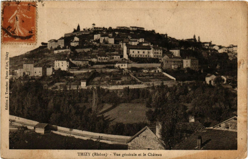 Carte postale ancienne Thizy - Vue generale et le Chateau