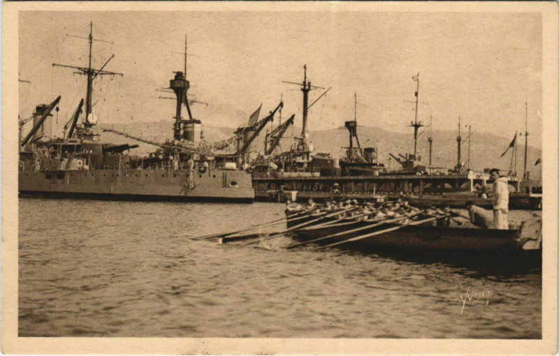 Carte postale ancienne Toulon La Petite Rade France à Toulon