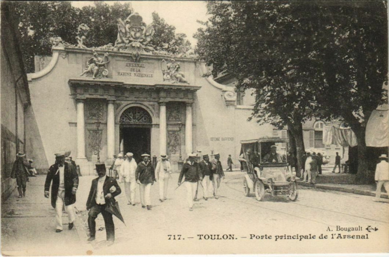 Carte postale ancienne Toulon Porte principale de l'Arsenal France à Toulon