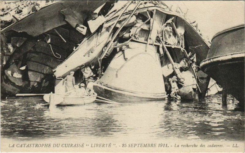 Carte postale ancienne Toulon Catastrophe du Liberte ,25 Septembre 1911 France à Toulon