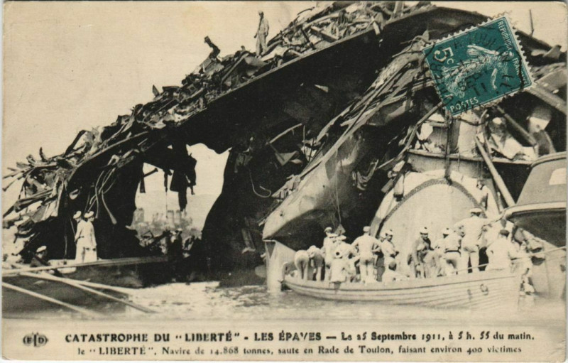 Carte postale ancienne Toulon Catastrophe du Liberte France à Toulon