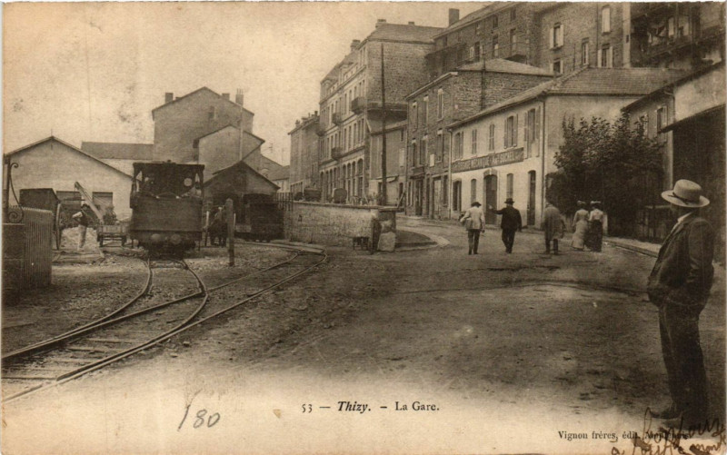 Carte postale ancienne Thizy - La Gare