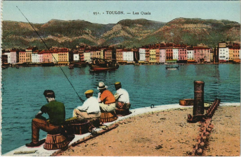 Carte postale ancienne Toulon Les Quais France à Toulon