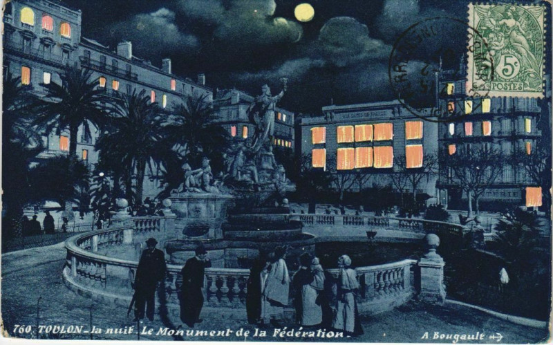 Carte postale ancienne Toulon la nuit ,Monument de la Federation France à Toulon