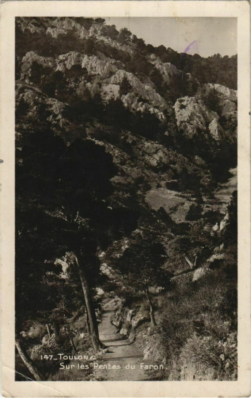 Carte postale ancienne Toulon Sur les Pentes du Faron France à Toulon