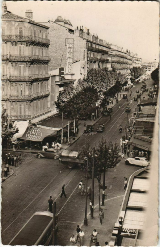 Carte postale ancienne Toulon Le Boulevard de Strasbourg France à Toulon