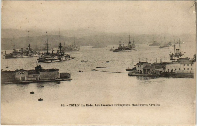 Carte postale ancienne Toulon La Rade ,Les Escadres Francaises France à Toulon