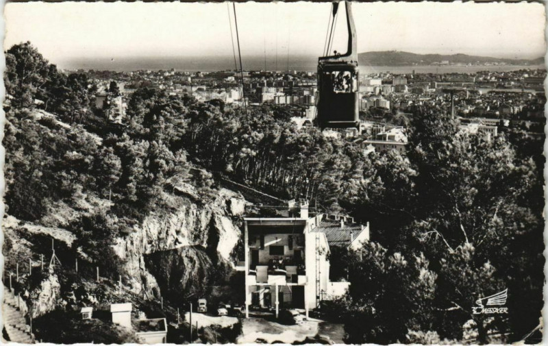Carte postale ancienne Toulon Le Funiculaire du Mt Faron France à Toulon