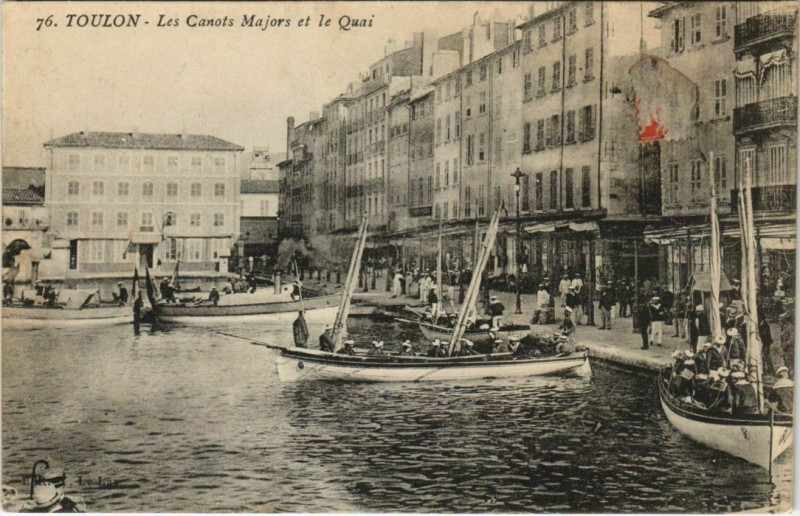 Carte postale ancienne Toulon Les Canots Majors et le Quai France à Toulon