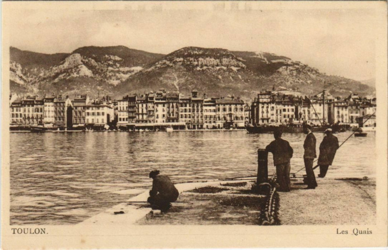 Carte postale ancienne Toulon Les Quais France à Toulon