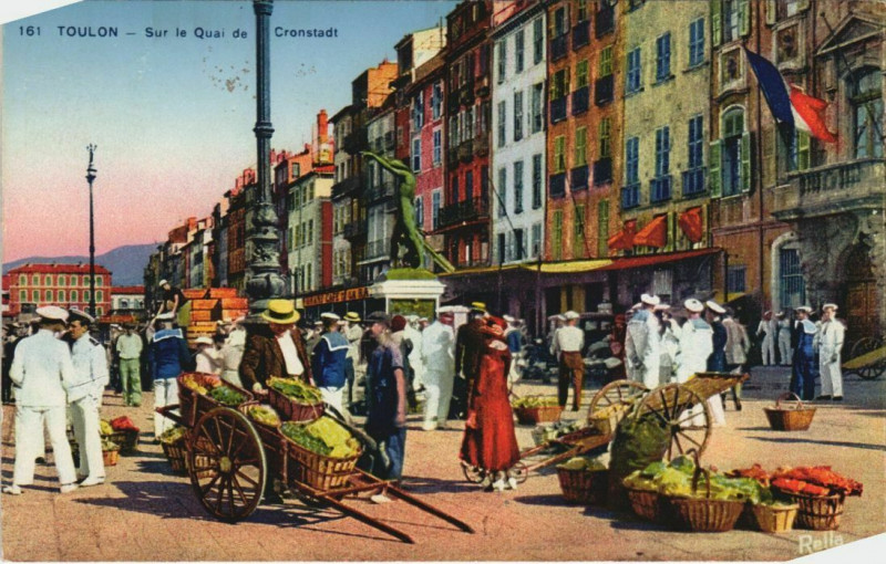 Carte postale ancienne Toulon Sur le Quai de Cronstadt France à Toulon