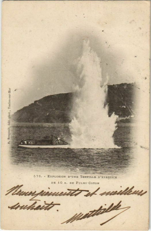 Carte postale ancienne Toulon Explosion d'une Torpille d'excercice France à Toulon