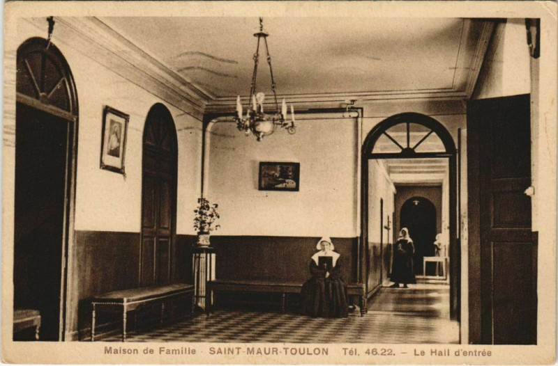 Carte postale ancienne Toulon Maison de Famille St Maur ,Le Hall d'entree France à Toulon