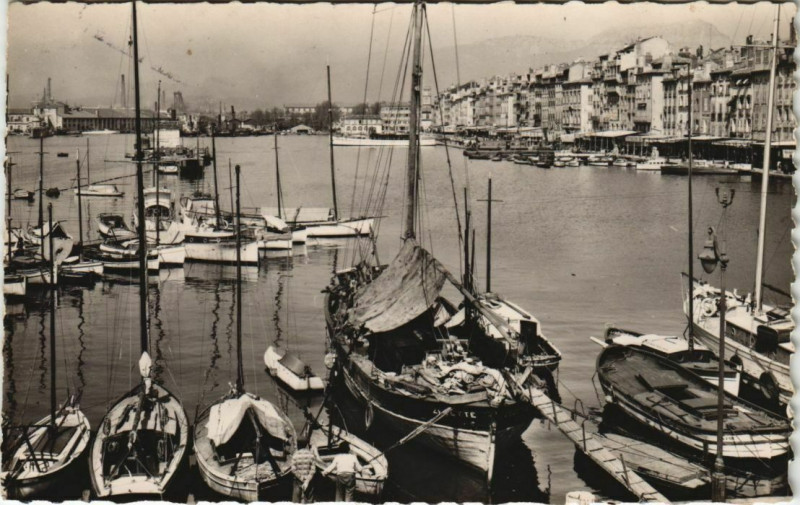 Carte postale ancienne Toulon vue generale du Quai de la Rade France à Toulon