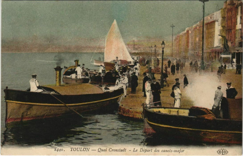 Carte postale ancienne Toulon Quai de Cronstadt ,Le Depart des canots major France à Toulon