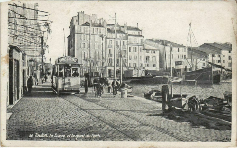 Carte postale ancienne Toulon la Darse et le quai du Port France à Toulon