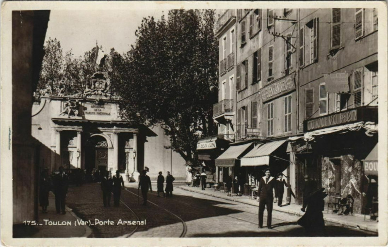 Carte postale ancienne Toulon Porte Arsenal France à Toulon