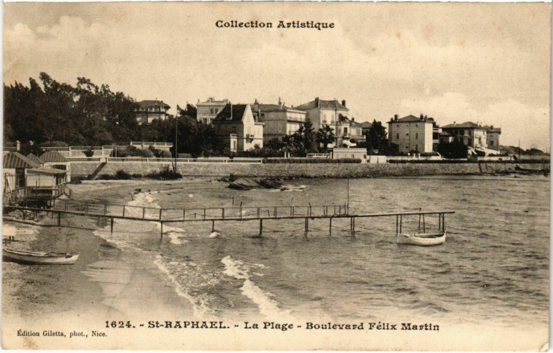 Carte postale ancienne Saint-Raphael - La Plage - Boulevard Felix-Martin à Saint-Raphaël