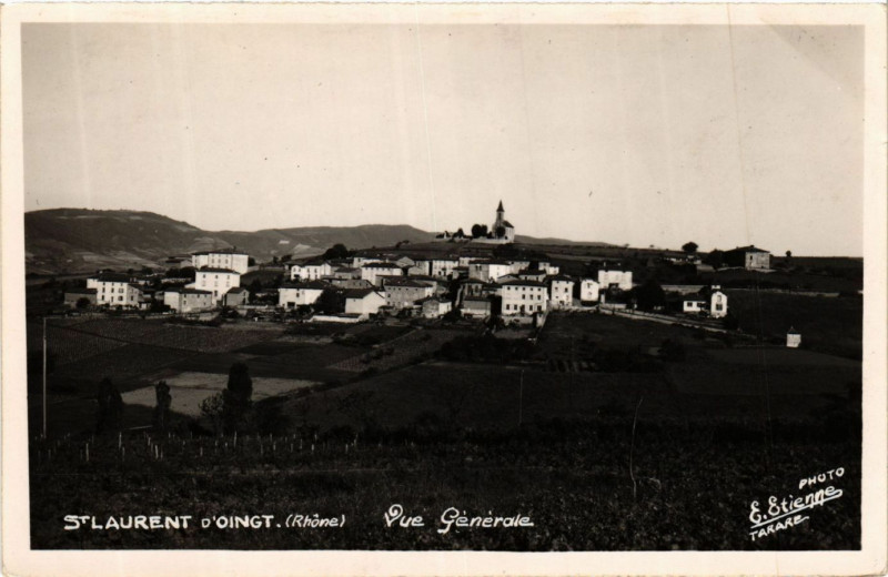 Carte postale ancienne St Laurent d'Oingt - Vue generale