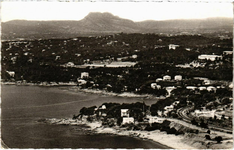 Carte postale ancienne Boulouris - Vue panoramique