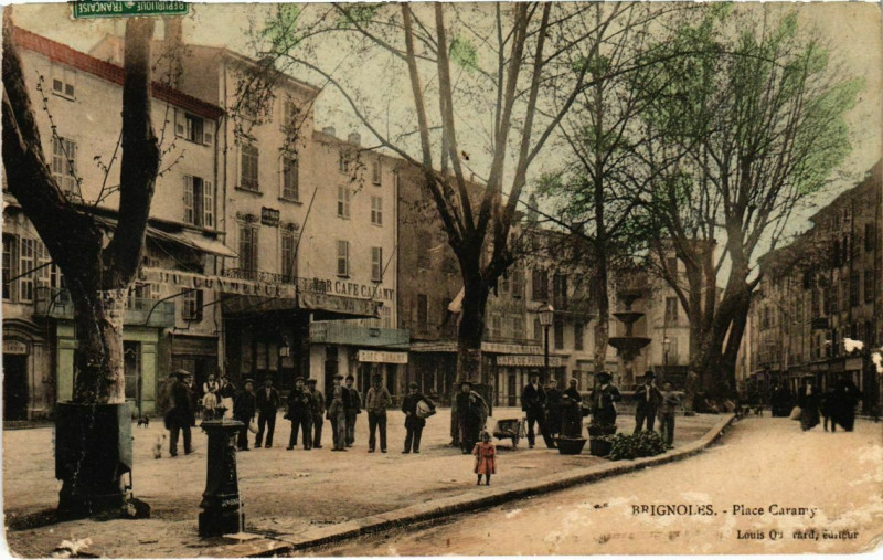 Carte postale ancienne Brignoles - Place Caramy à Brignoles