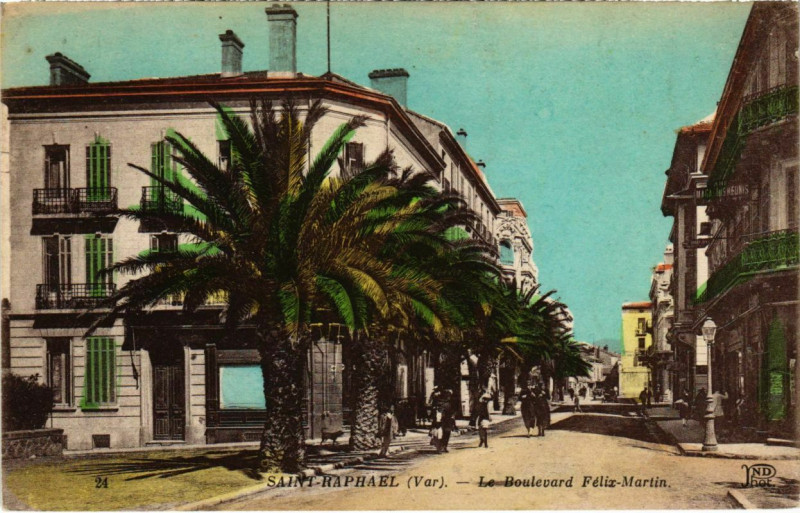 Carte postale ancienne Saint-Raphael - Le Boulevard Felix-Martin à Saint-Raphaël