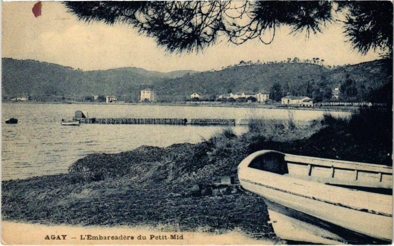 Carte postale ancienne Agay - L'Embareadere du Petit-Mid