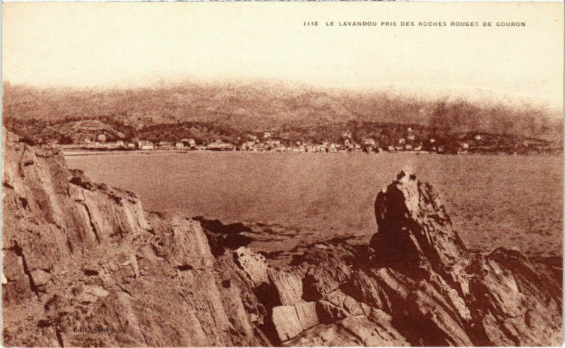 Carte postale ancienne Le Lavandou fris des Roches Rouges de Gourgon au Lavandou