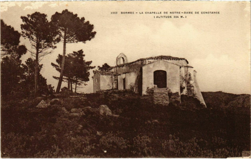 Carte postale ancienne Bormes - La Chapelle de Notre-Dame