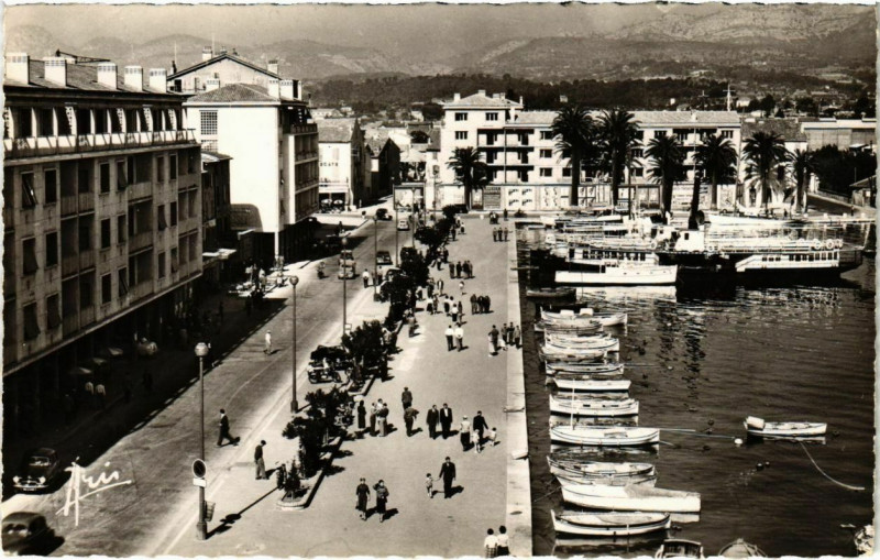 Carte postale ancienne La Seyne-sur-Mer - Quai du Port à La Seyne-sur-Mer