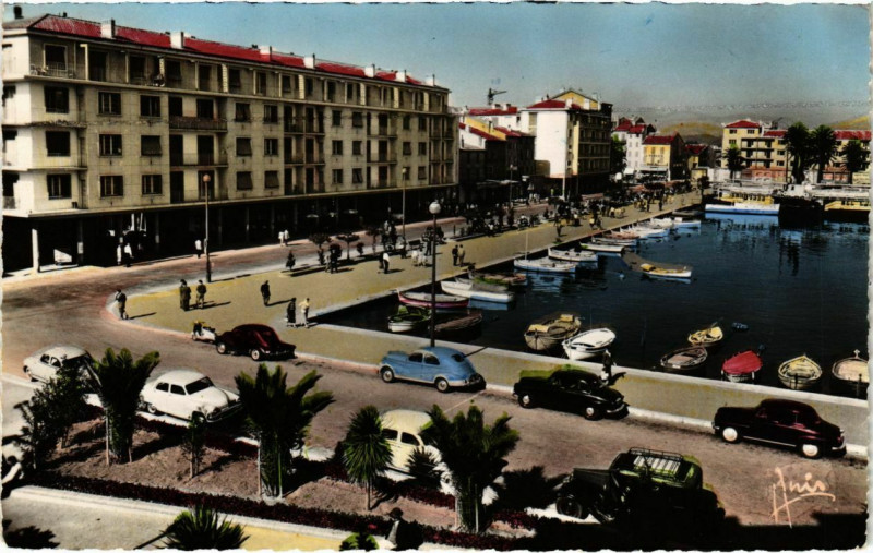 Carte postale ancienne La Seyne-sur-Mer - Le Port à La Seyne-sur-Mer