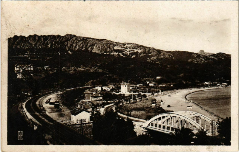 Carte postale ancienne Agay - Vue générale