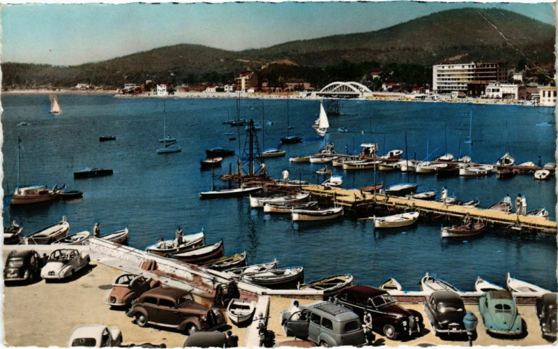 Carte postale ancienne Sainte-Maxime-sur-Mer - Le Port à Sainte-Maxime