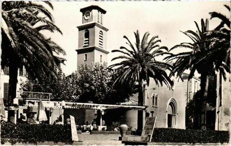 Carte postale ancienne Sainte-Maxime-sur-Mer - L'Eglise à Sainte-Maxime