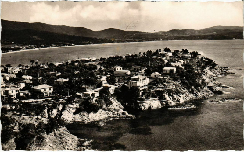Carte postale ancienne Cavalaire-sur-Mer - Le Cap à Cavalaire-sur-Mer