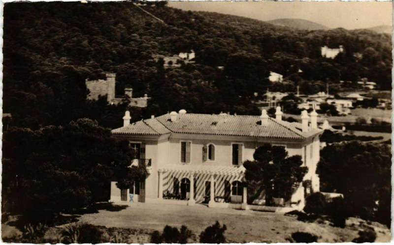 Carte postale ancienne Hyeres - Centre de Reeducation à Hyères