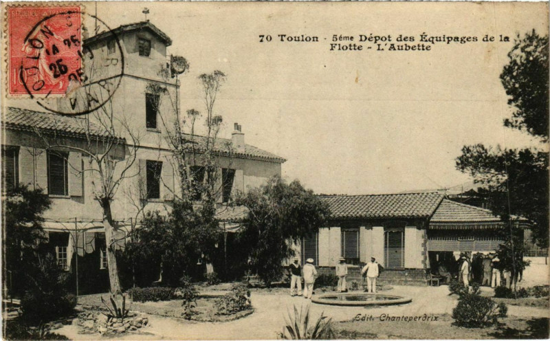 Carte postale ancienne Toulon - Depot des Equipages de la Flotte à Toulon