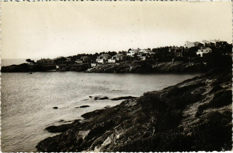 Carte postale ancienne Calanques des Issambres - Vue générale