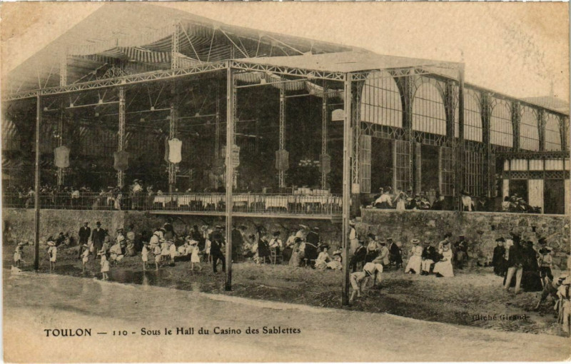 Carte postale ancienne Toulon - Sous le Hall du Casino des Sablettes à Toulon