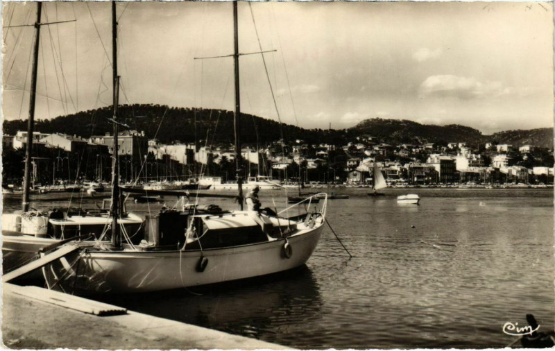 Carte postale ancienne Bandol - Le Port à Bandol