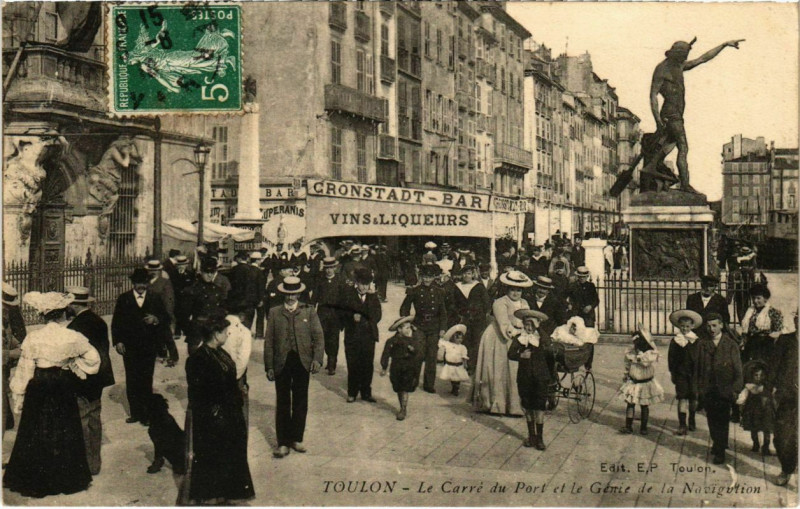 Carte postale ancienne Toulon - Le Carre du Port et le Genie de la Navigation à Toulon